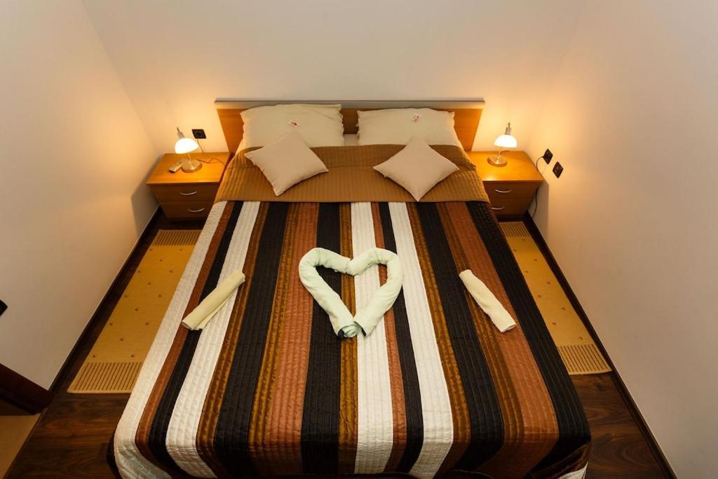 Premium Apartment Near Center And Beach With Parking Krk Town Esterno foto