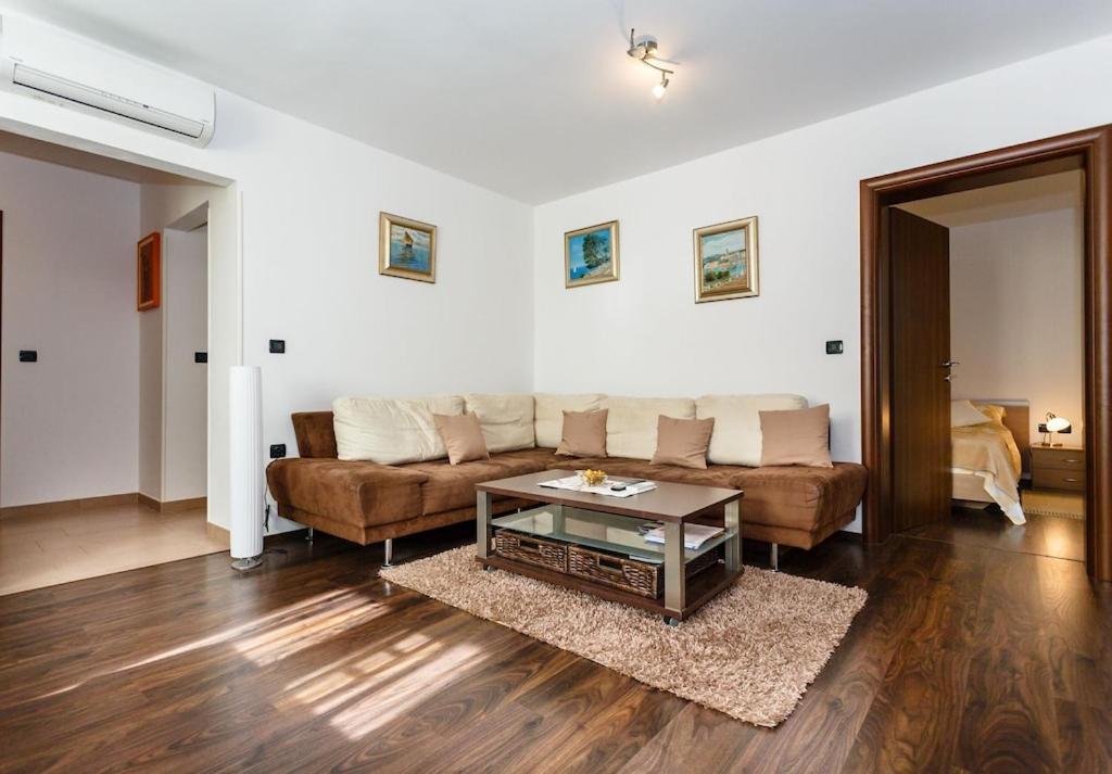 Premium Apartment Near Center And Beach With Parking Krk Town Esterno foto