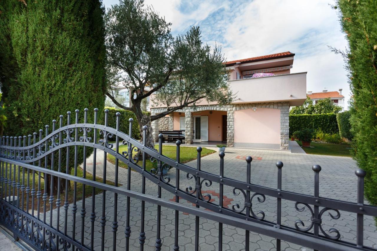 Premium Apartment Near Center And Beach With Parking Krk Town Esterno foto