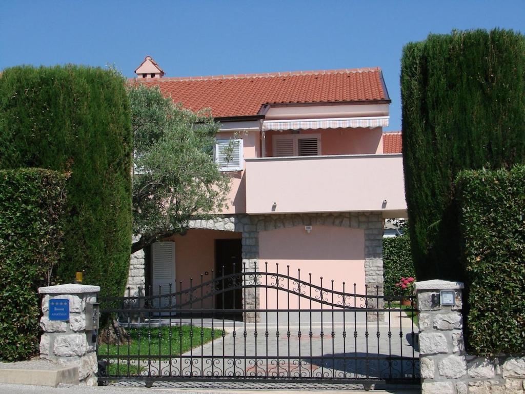 Premium Apartment Near Center And Beach With Parking Krk Town Esterno foto
