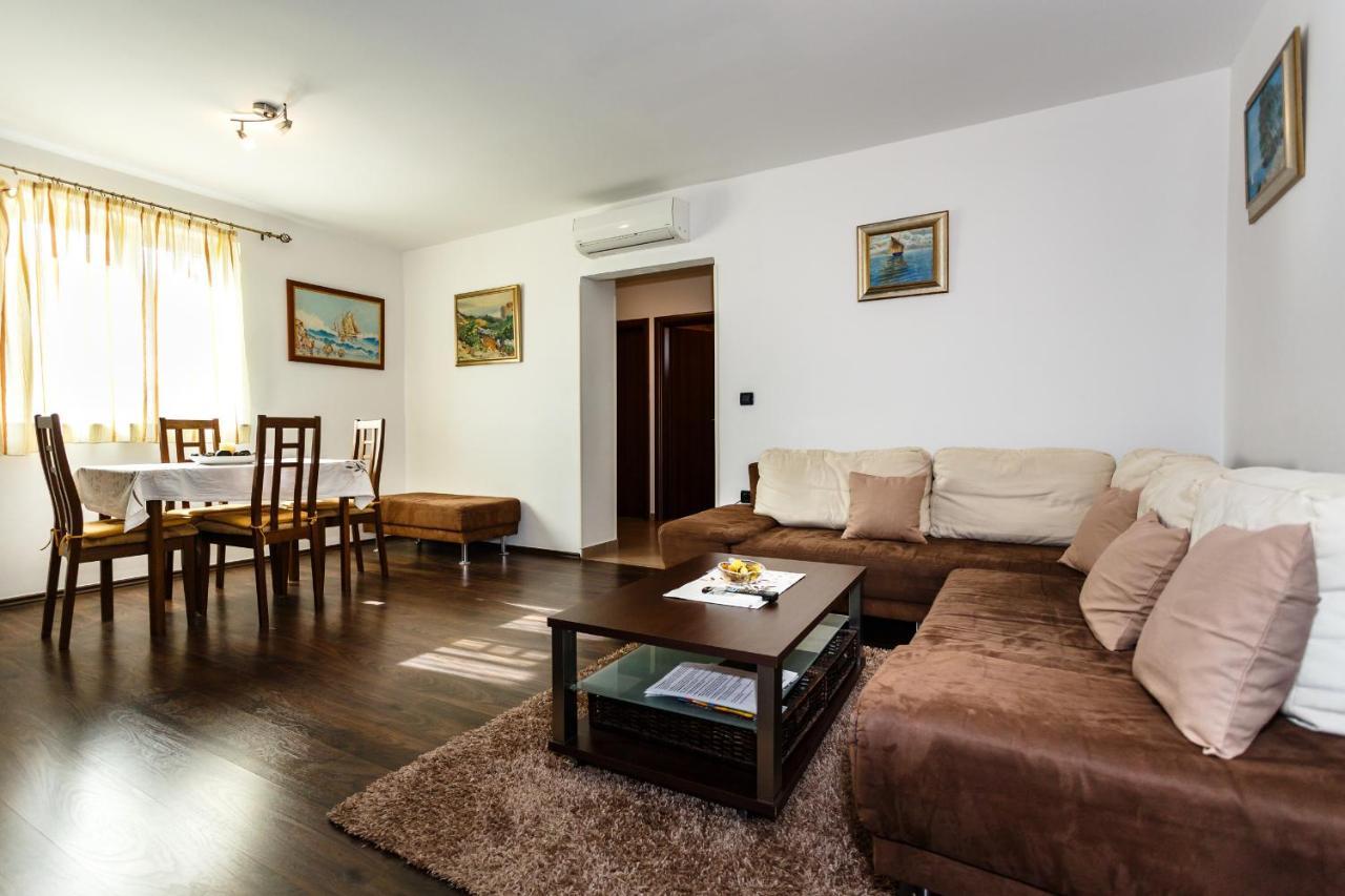 Premium Apartment Near Center And Beach With Parking Krk Town Esterno foto