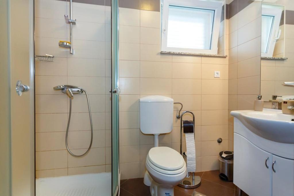 Premium Apartment Near Center And Beach With Parking Krk Town Esterno foto
